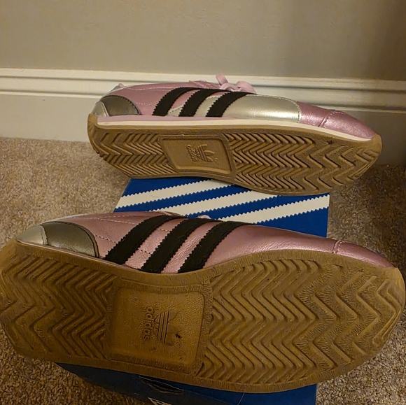 Adidas Country OG Metallic Sneakers, Basically New! - Picture 7 of 7